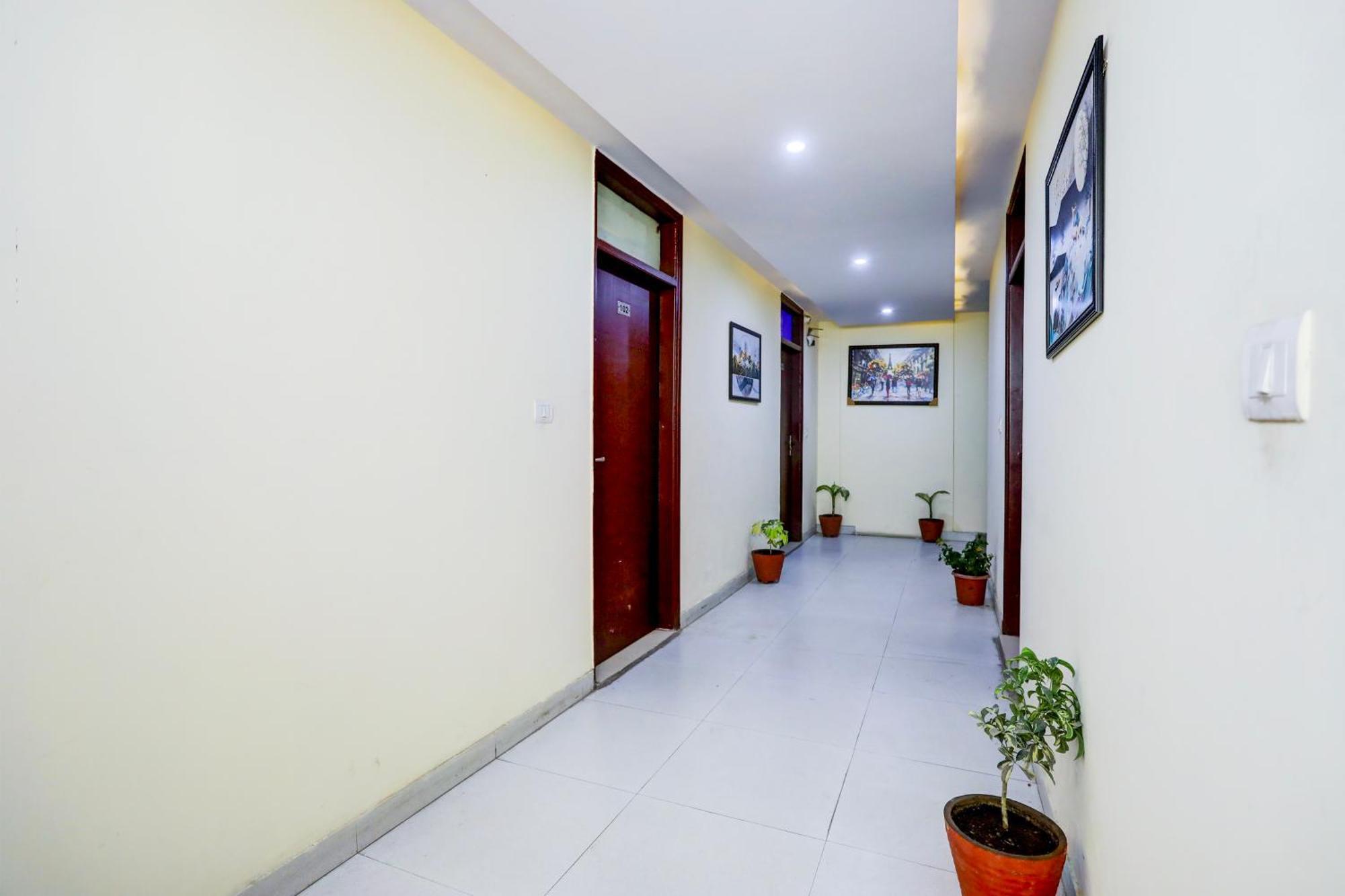 Global Stay Near Delhi Airport 新德里 外观 照片