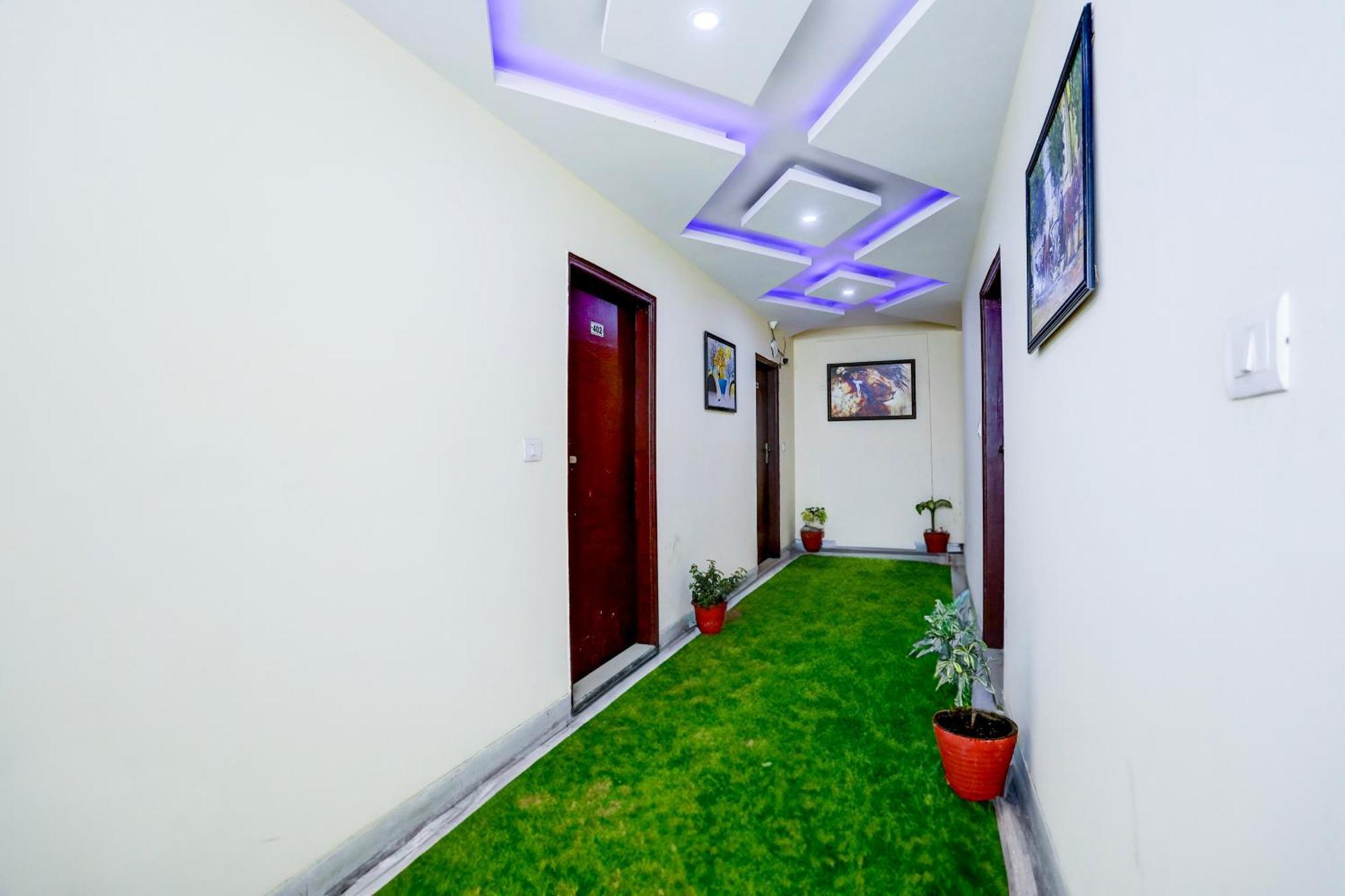 Global Stay Near Delhi Airport 新德里 外观 照片